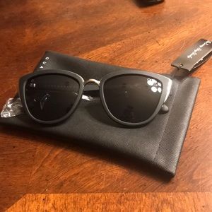 Brand New Quay My Girl Sunglasses!